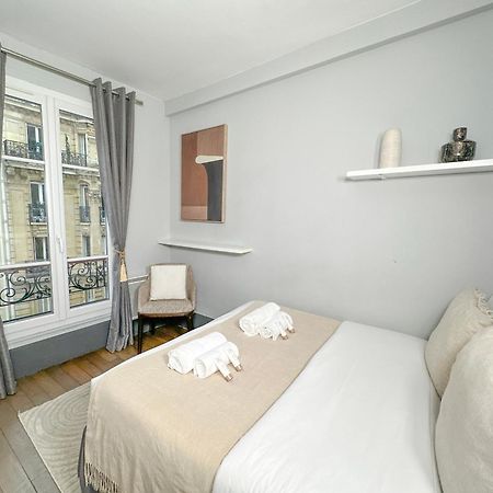 Stunning Apartment Near Eiffel Tower Париж Екстериор снимка