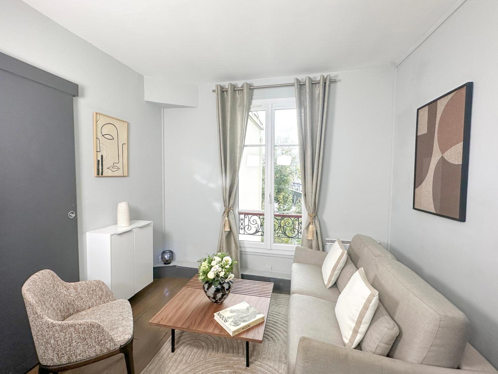 Stunning Apartment Near Eiffel Tower Париж Екстериор снимка